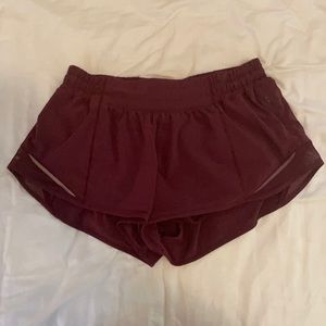 Lululemon Hotty Hot Shorts 2.5 inch